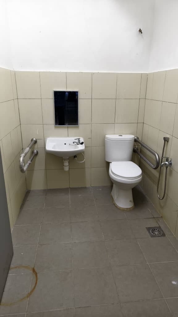 ACCESSIBLE TOILET